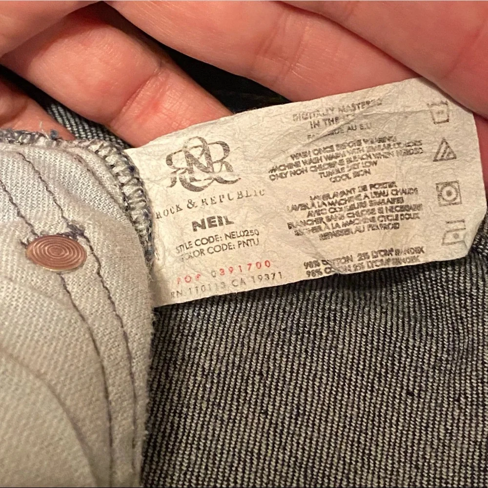 Rock & Republic Jeans Dark Blue 36 NEIL Button Fly Green Pocket Logo - Picture 13 of 13